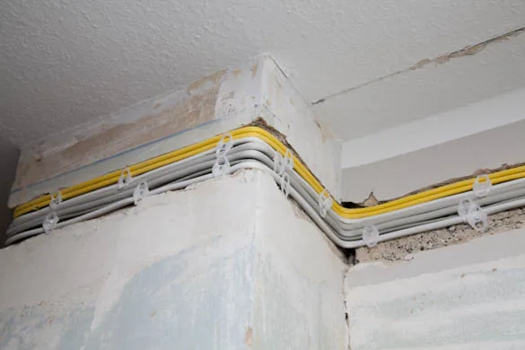 Verteilerschrank bei der Messung